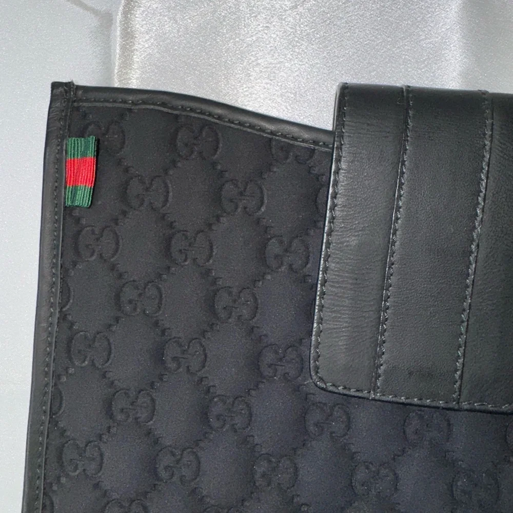 Authentic Gucci GG Tablet iPad Sleeve - Black Quilted Fabric Excellent Condition